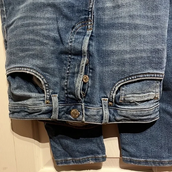 JEANS - Picture 3 of 3